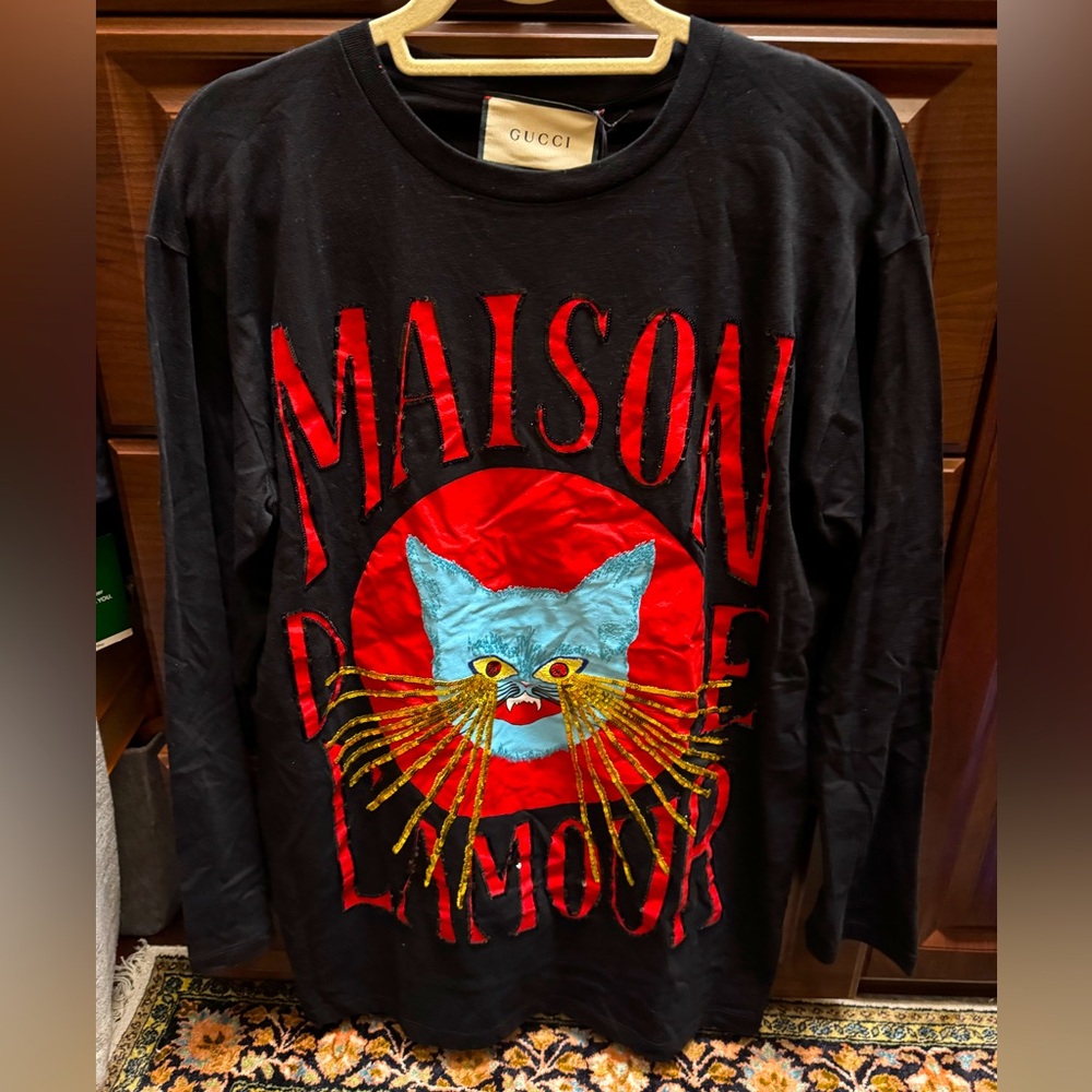 Authentic NWT Gucci L’Amour Cat Sequined long sleeved tee